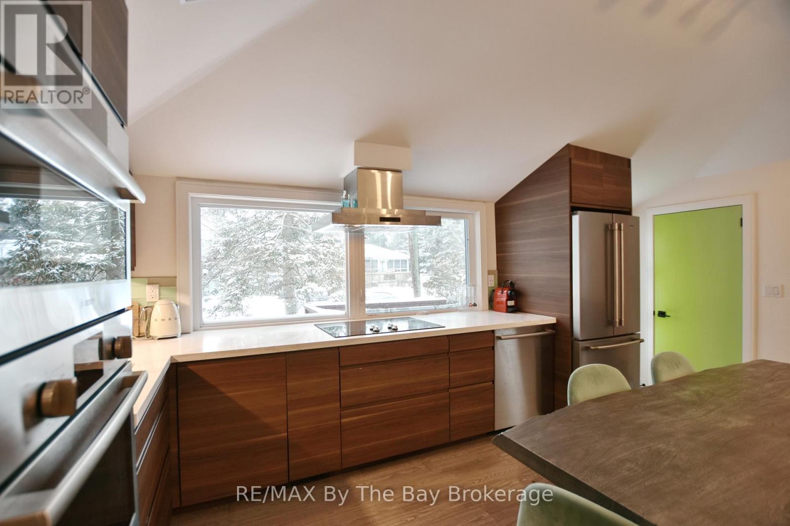 15 61st Street S, Wasaga Beach, Ontario  L9Z 1W1 - Photo 11 - S13013474