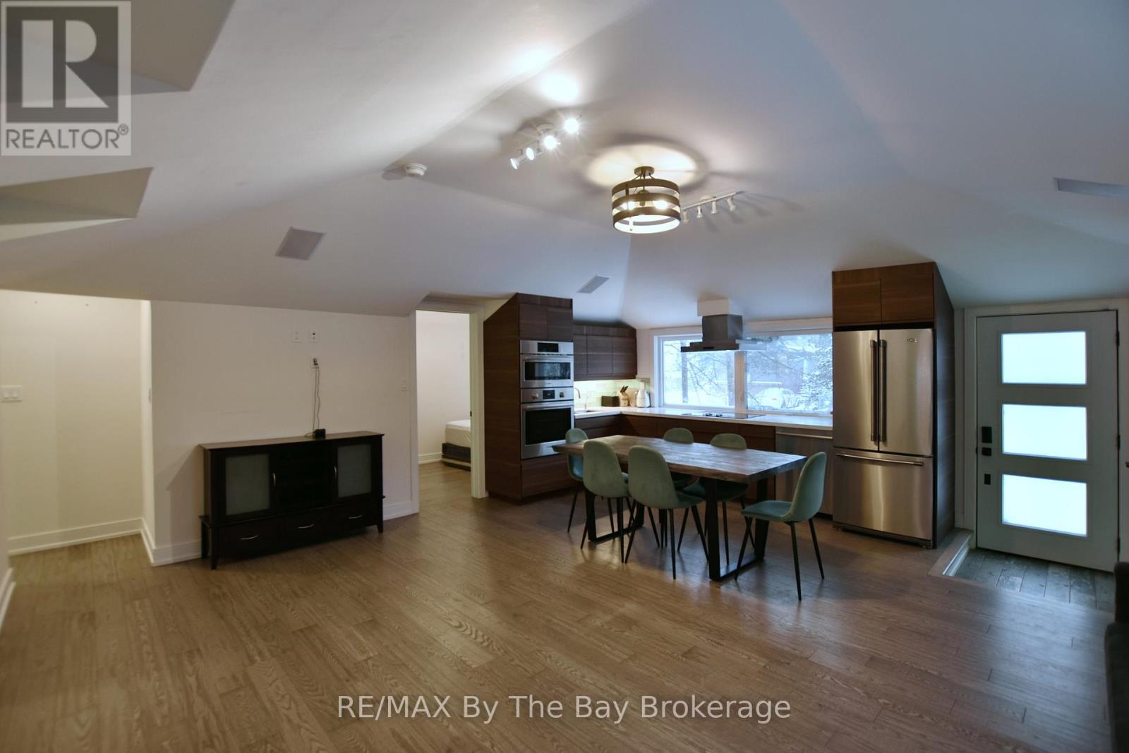 15 61st Street S, Wasaga Beach, Ontario  L9Z 1W1 - Photo 5 - S13013474