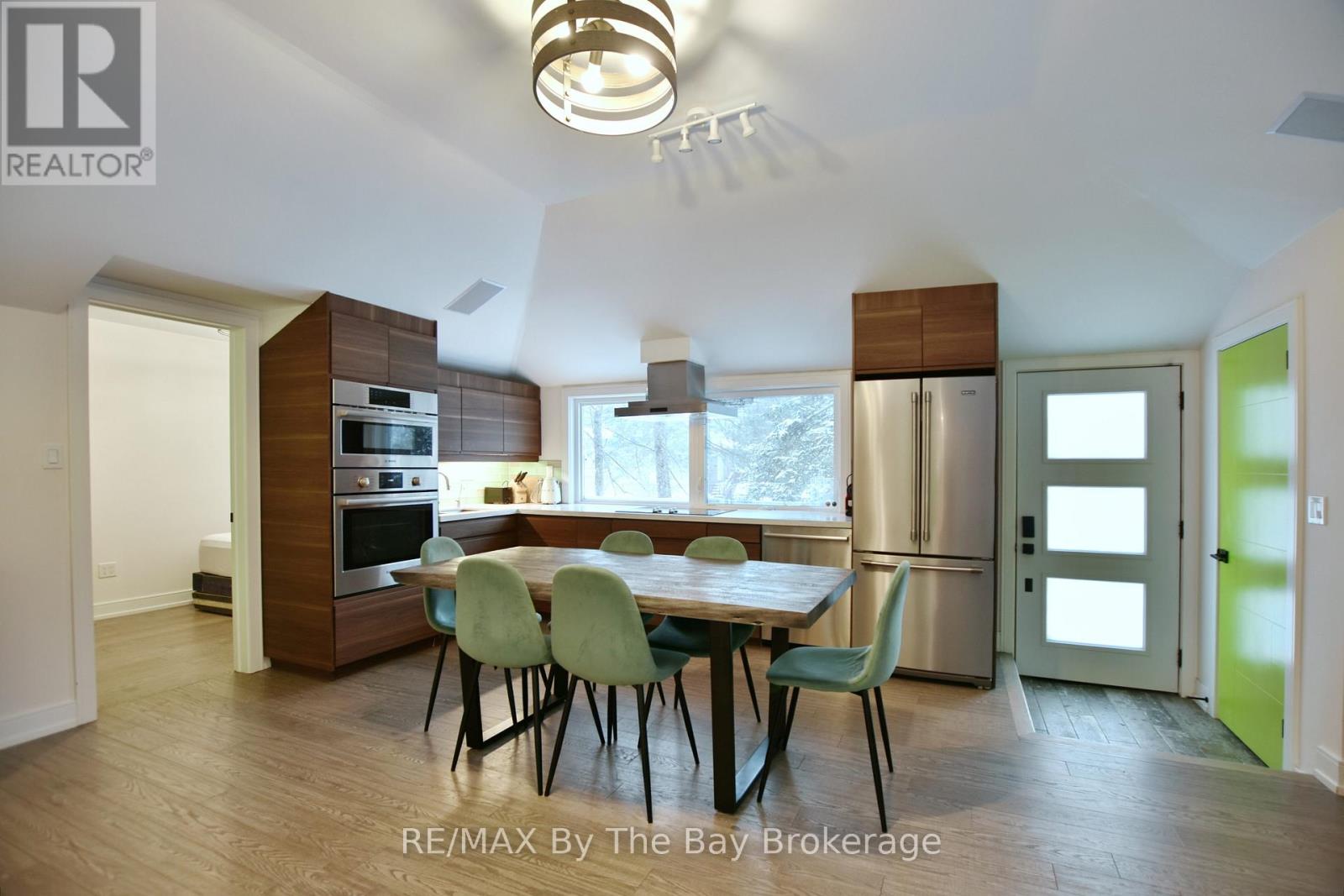 15 61st Street S, Wasaga Beach, Ontario  L9Z 1W1 - Photo 6 - S13013474