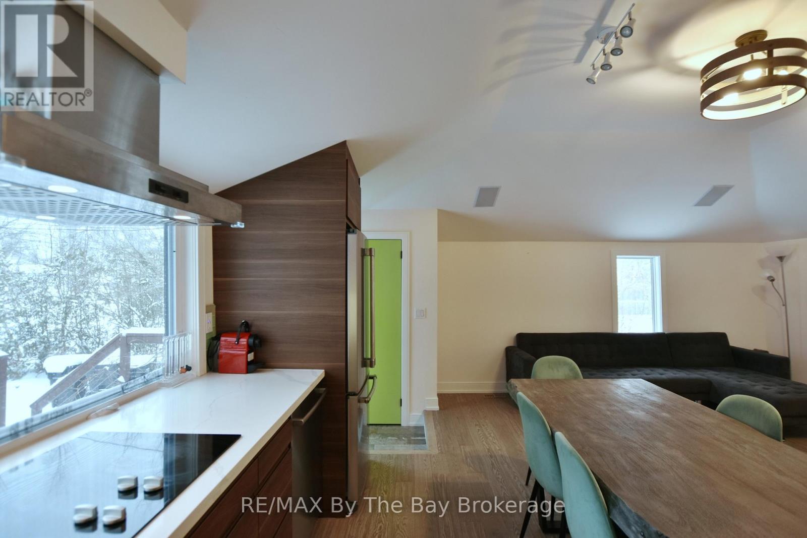 15 61st Street S, Wasaga Beach, Ontario  L9Z 1W1 - Photo 9 - S13013474