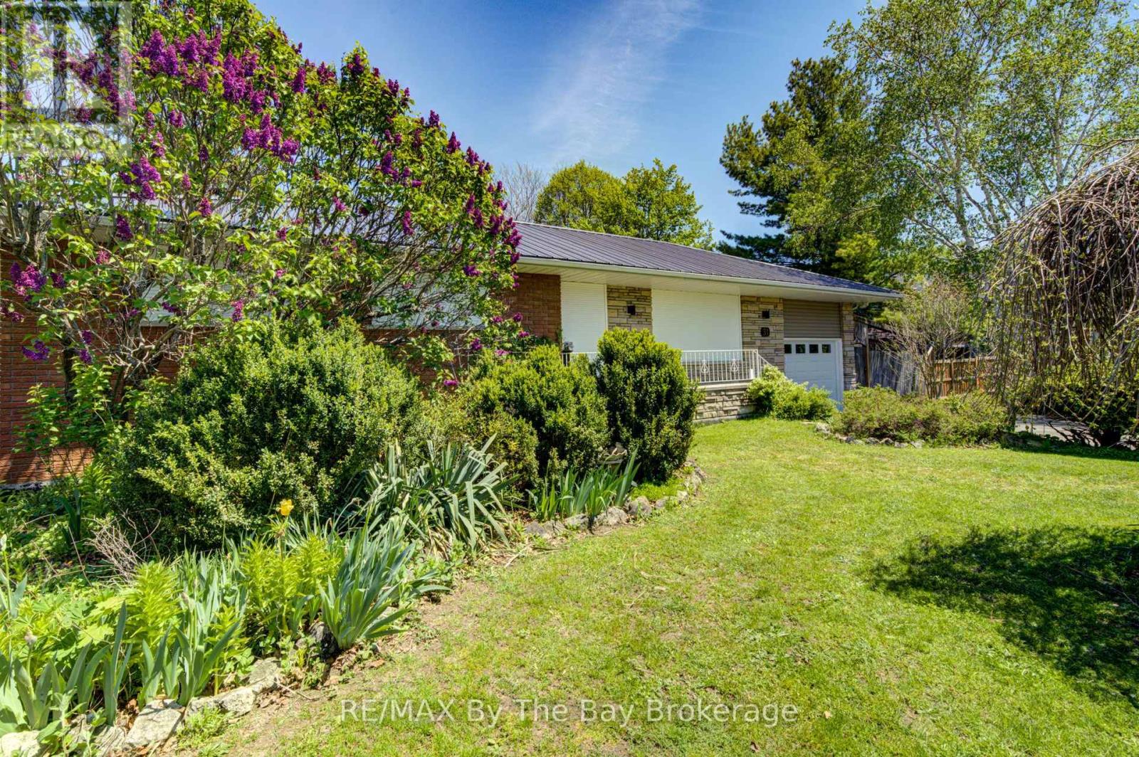 31 Saunders Street, Collingwood, Ontario  L9Y 0G3 - Photo 4 - S13018448