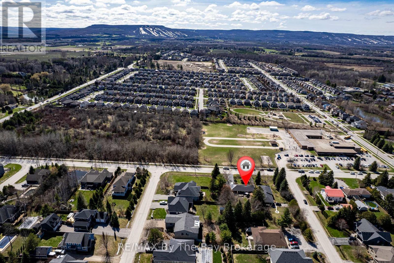 31 Saunders Street, Collingwood, Ontario  L9Y 0G3 - Photo 7 - S13018448