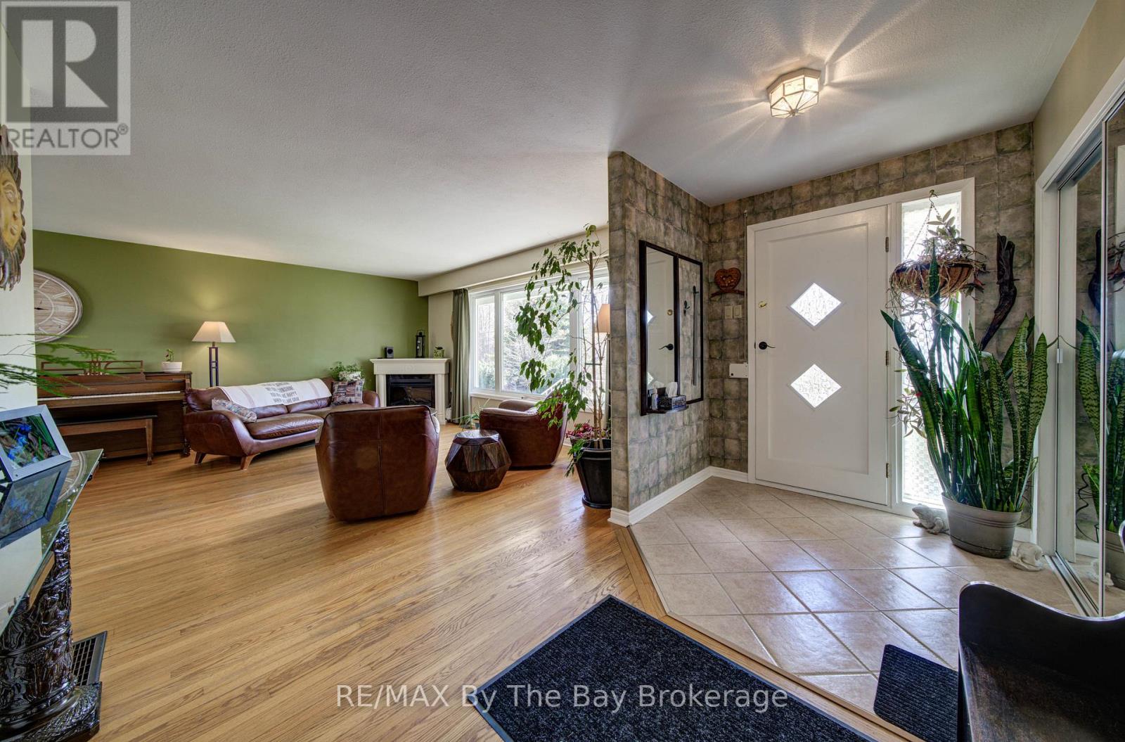 31 Saunders Street, Collingwood, Ontario  L9Y 0G3 - Photo 9 - S13018448
