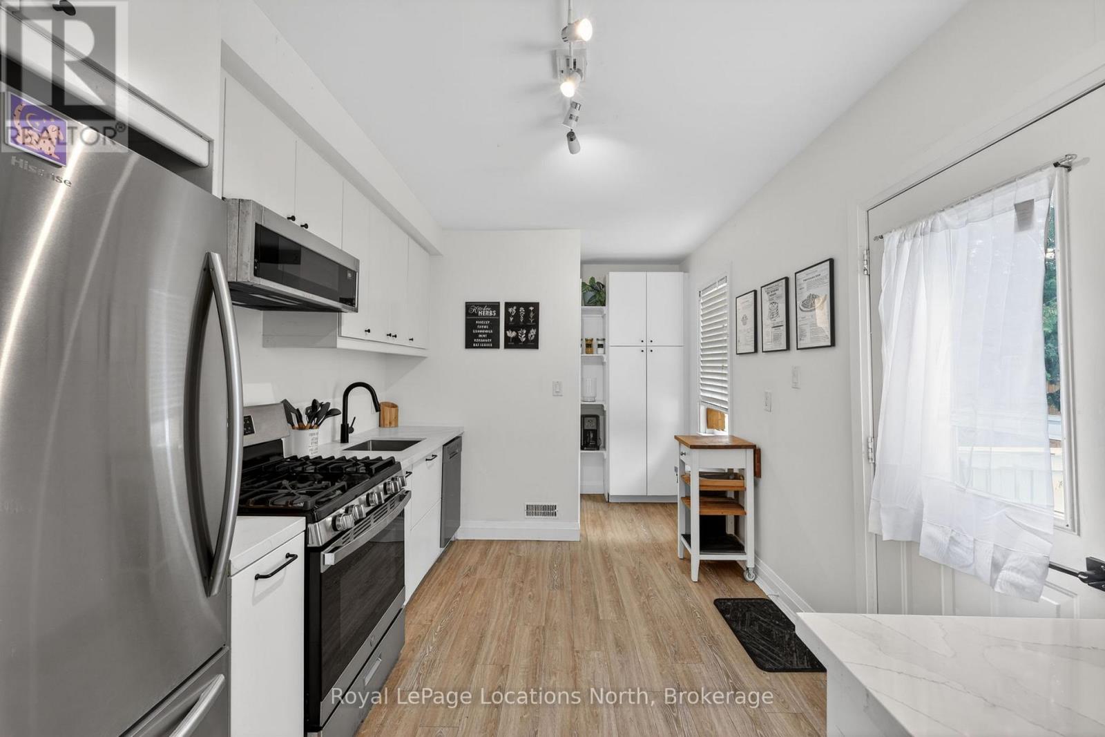 363 & 361 Cedar Street, Collingwood, Ontario  L9Y 3B2 - Photo 9 - S13022370