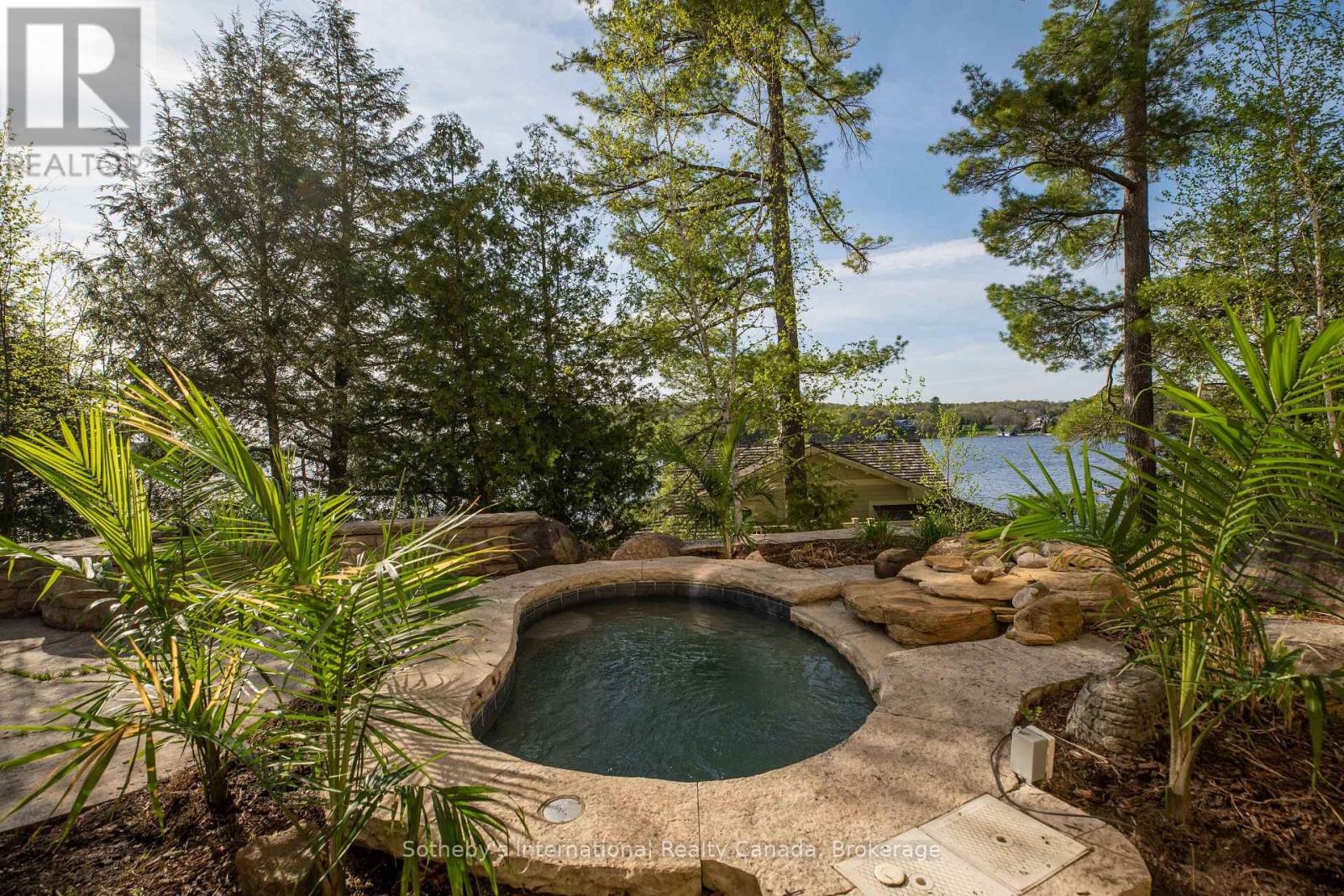 Point Cottage - 1250 Waldmere Road, Bracebridge, Ontario  P1L 1W8 - Photo 38 - X13032024