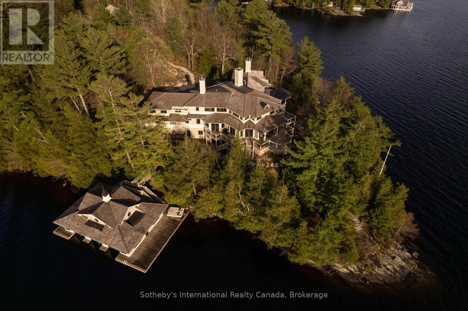 Point Cottage - 1250 Waldmere Road, Bracebridge, Ontario  P1L 1W8 - Photo 8 - X13032024