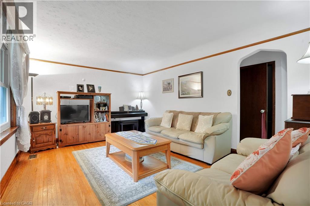 22 Graber Place, Kitchener, Ontario  N2A 1G8 - Photo 3 - 40815505