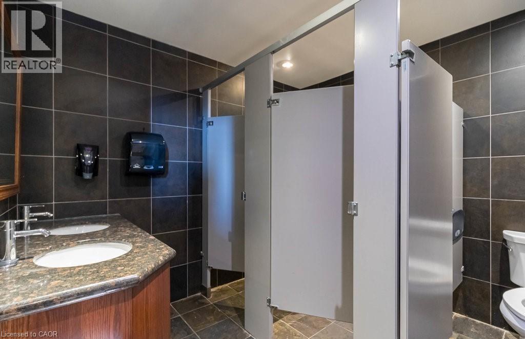 2251 Rymal Road E, Hamilton, Ontario  L8J 2V8 - Photo 34 - 40823771