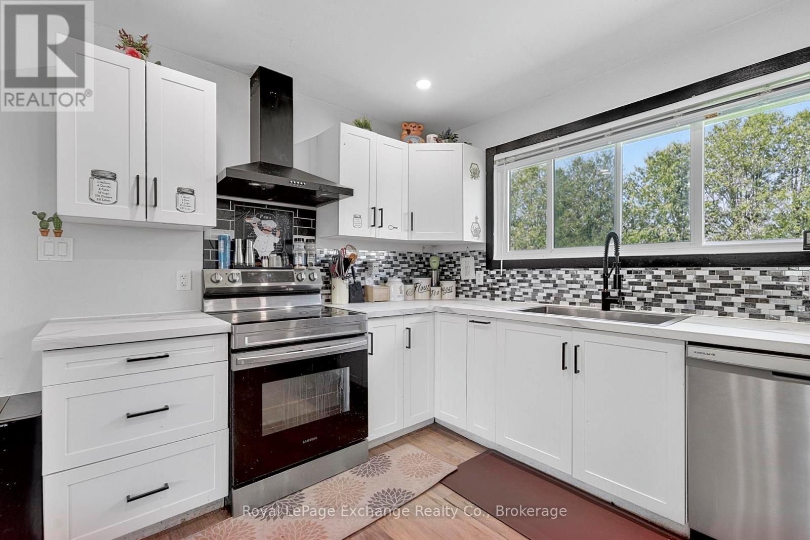 34 Queen Avenue, Bluewater, Ontario  N0M 1J0 - Photo 15 - X13038540
