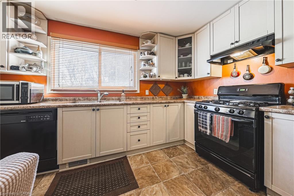 28 Munn Street, Hamilton, Ontario  L8V 1J9 - Photo 7 - 40822477
