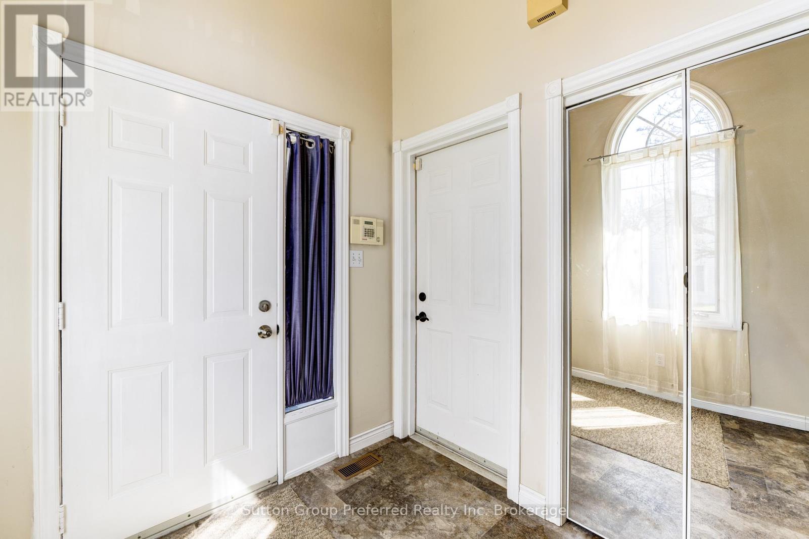 65 Hincks Street, Woodstock, Ontario  N4S 3W8 - Photo 4 - X13039862