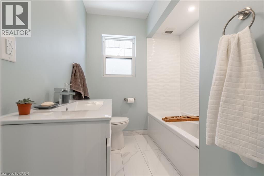 58 Sandalwood Avenue, Hamilton, Ontario  L8T 2E3 - Photo 23 - 40824359