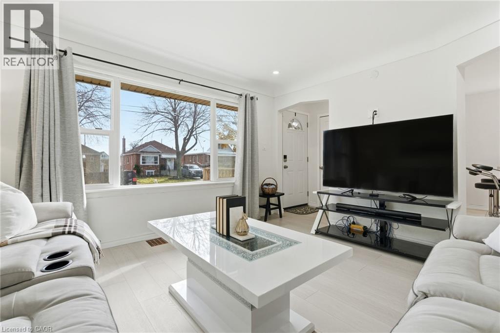 352 East 28th Street, Hamilton, Ontario  L8V 3J6 - Photo 11 - 40824561