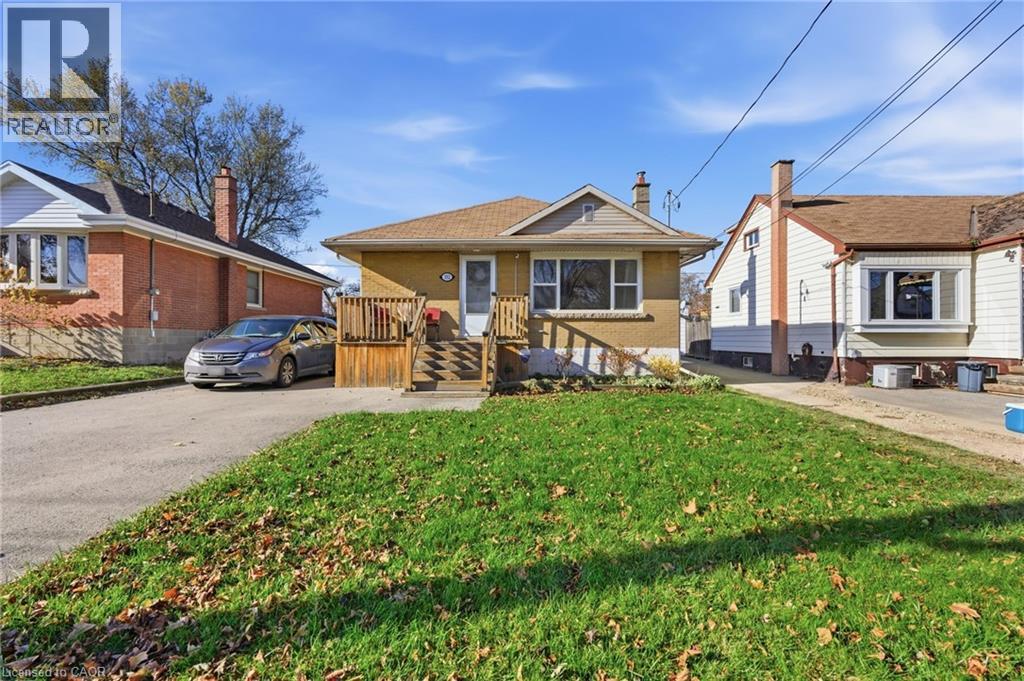 352 East 28th Street, Hamilton, Ontario  L8V 3J6 - Photo 2 - 40824561
