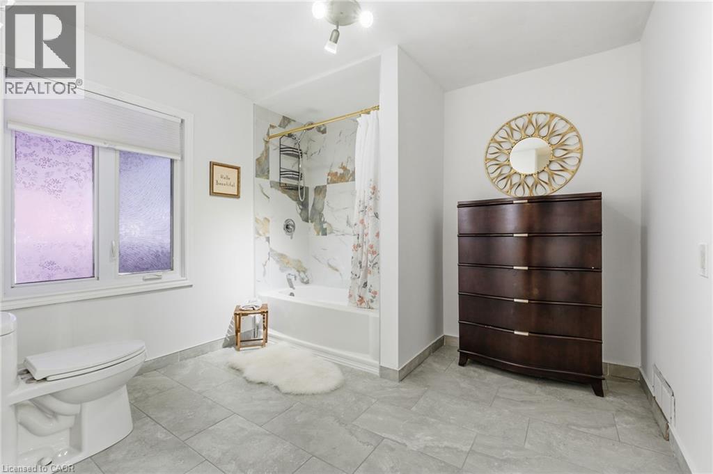 352 East 28th Street, Hamilton, Ontario  L8V 3J6 - Photo 26 - 40824561