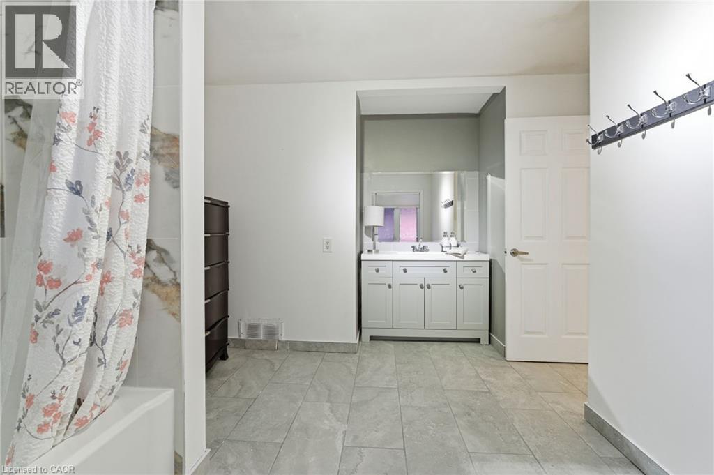 352 East 28th Street, Hamilton, Ontario  L8V 3J6 - Photo 28 - 40824561