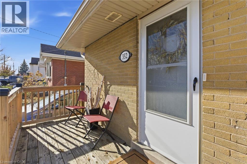 352 East 28th Street, Hamilton, Ontario  L8V 3J6 - Photo 5 - 40824561