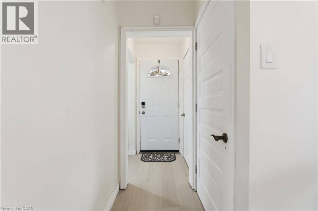 352 East 28th Street, Hamilton, Ontario  L8V 3J6 - Photo 6 - 40824561