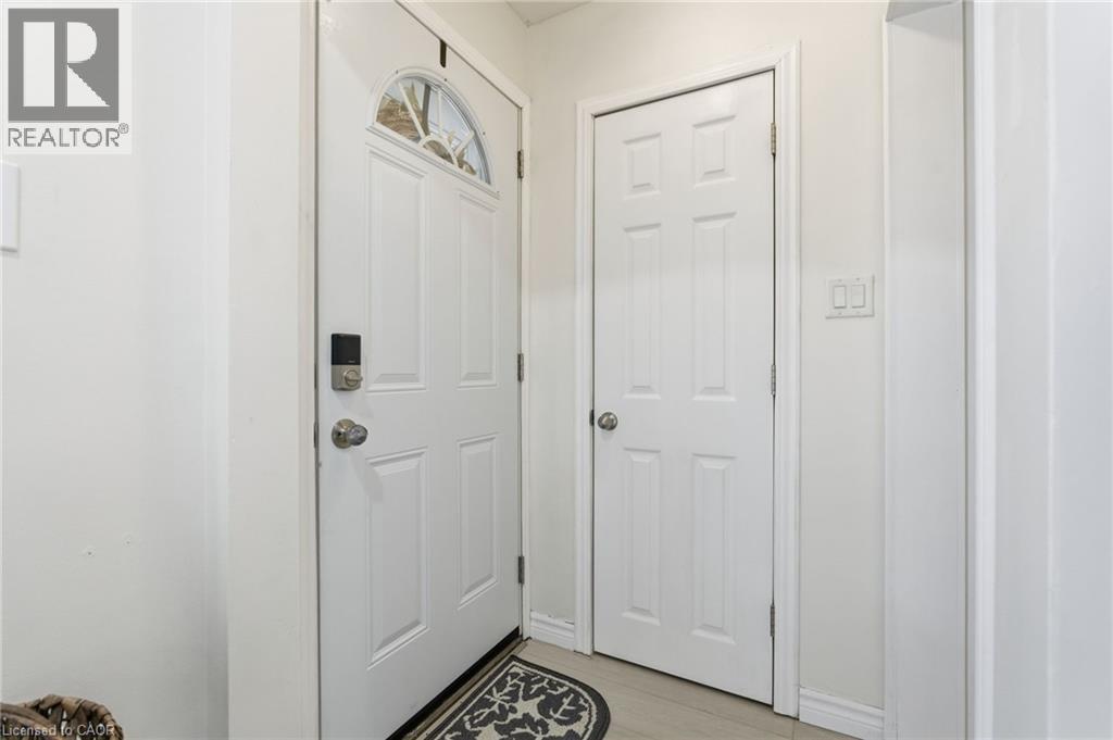 352 East 28th Street, Hamilton, Ontario  L8V 3J6 - Photo 7 - 40824561