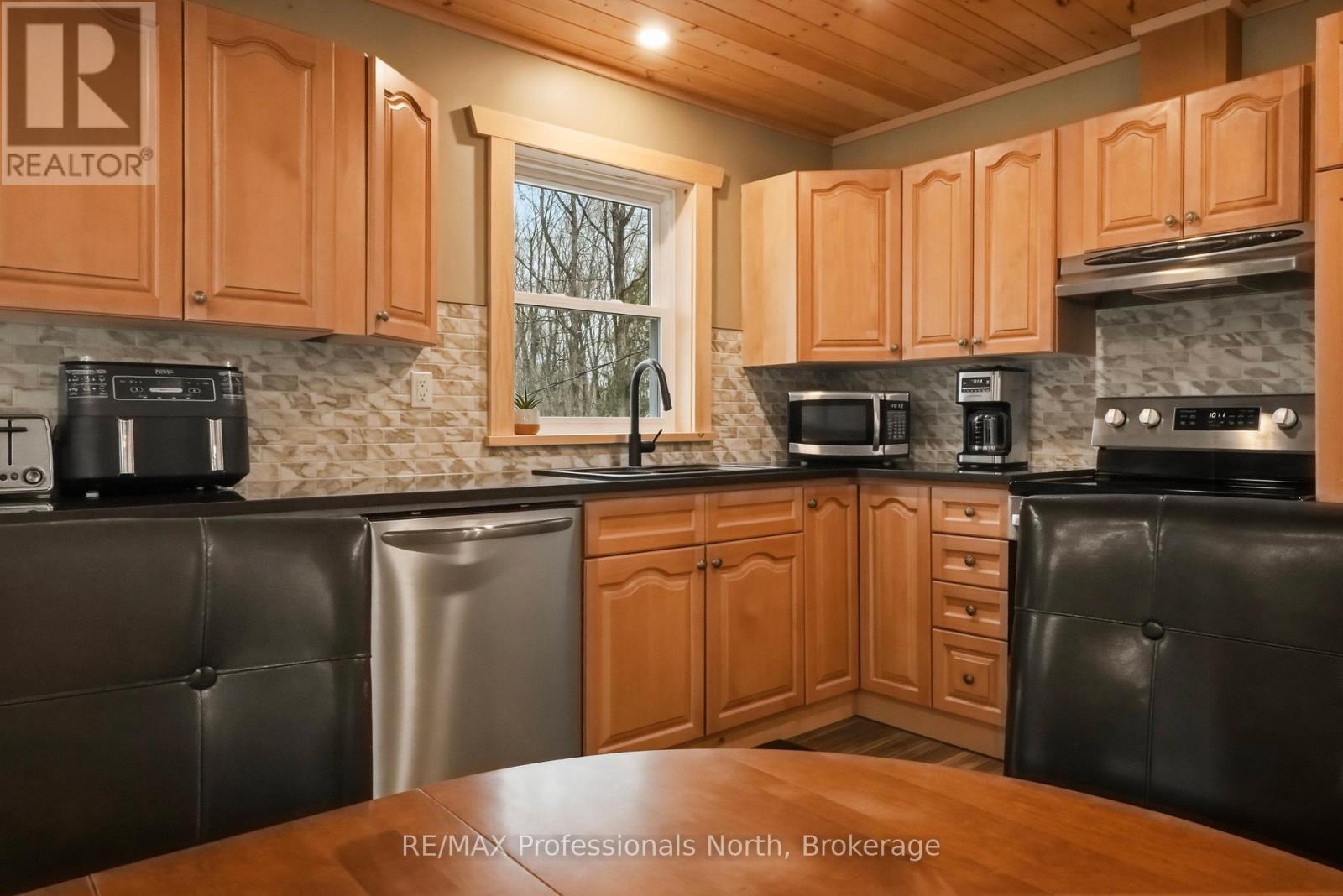 1310 Alexander Road, Minden Hills, Ontario  K0M 2K0 - Photo 6 - X13059492