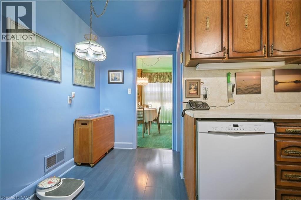 2117 Edinburgh Drive, Burlington, Ontario  L7R 2C8 - Photo 18 - 40825477