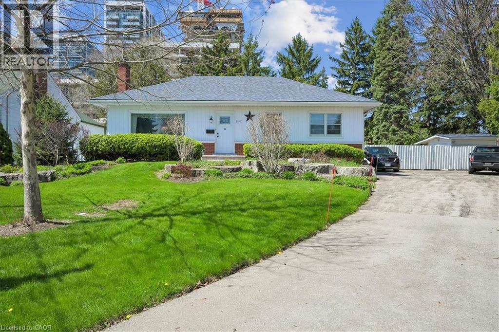 2117 Edinburgh Drive, Burlington, Ontario  L7R 2C8 - Photo 3 - 40825477