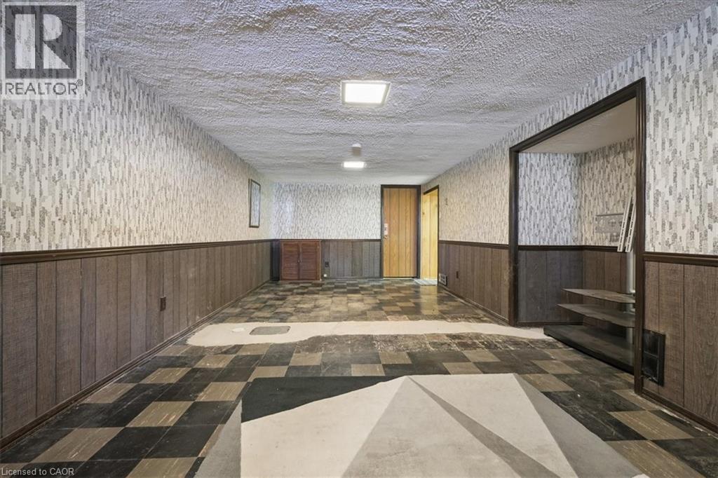2117 Edinburgh Drive, Burlington, Ontario  L7R 2C8 - Photo 38 - 40825477