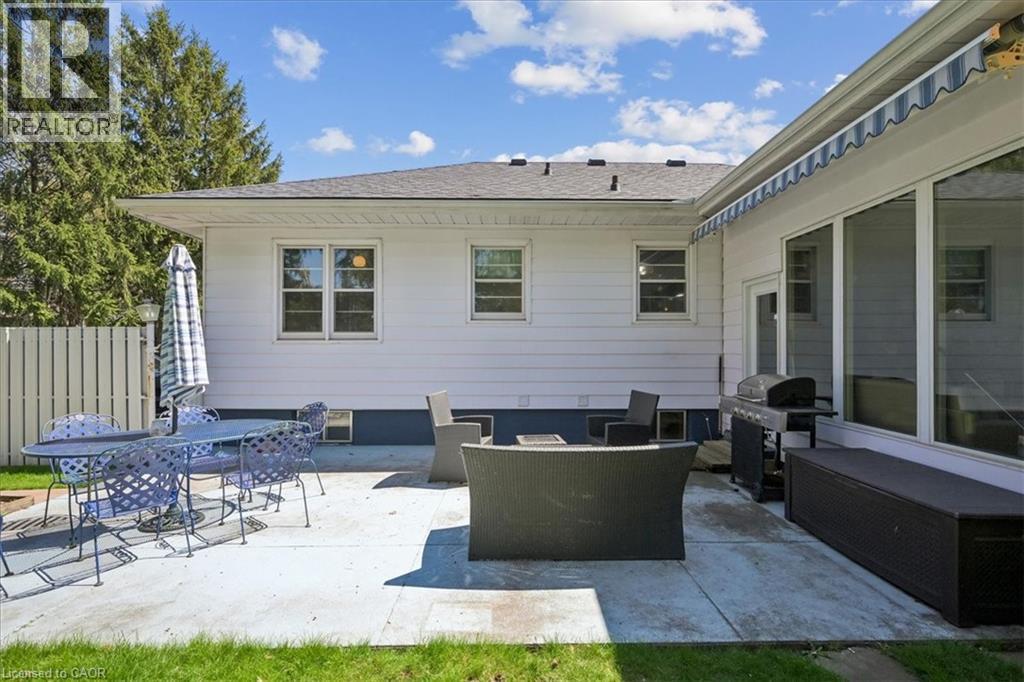 2117 Edinburgh Drive, Burlington, Ontario  L7R 2C8 - Photo 39 - 40825477