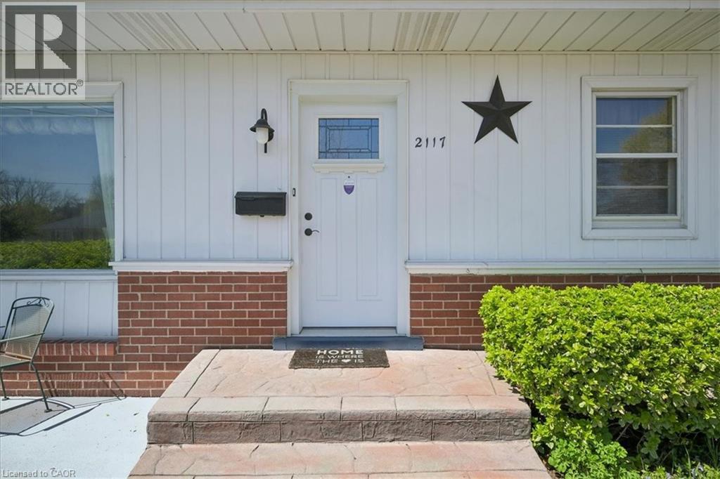 2117 Edinburgh Drive, Burlington, Ontario  L7R 2C8 - Photo 5 - 40825477