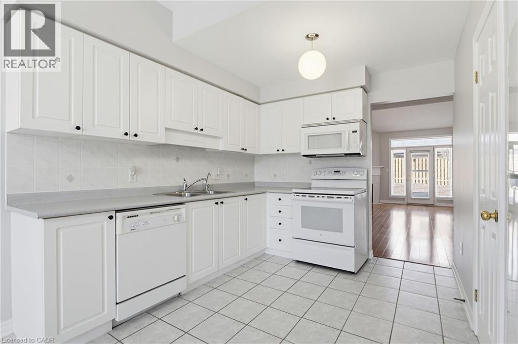 34 Greentrail Drive, Mount Hope, Ontario  L0R 1W0 - Photo 4 - 40824920
