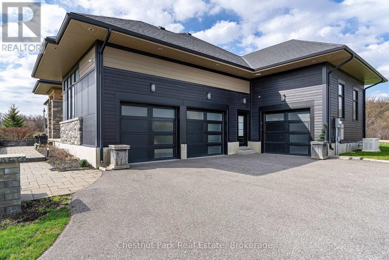 1 Windrose Valley Boulevard, Clearview, Ontario  L9Y 0K2 - Photo 3 - S13065468