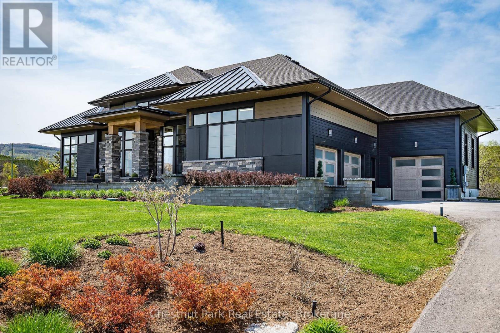1 Windrose Valley Boulevard, Clearview, Ontario  L9Y 0K2 - Photo 4 - S13065468