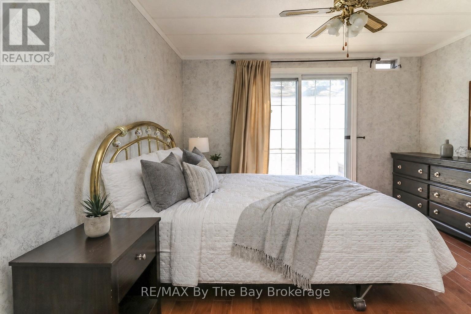 6 Pacific Avenue, Wasaga Beach, Ontario  L9Z 3A8 - Photo 13 - S13065998