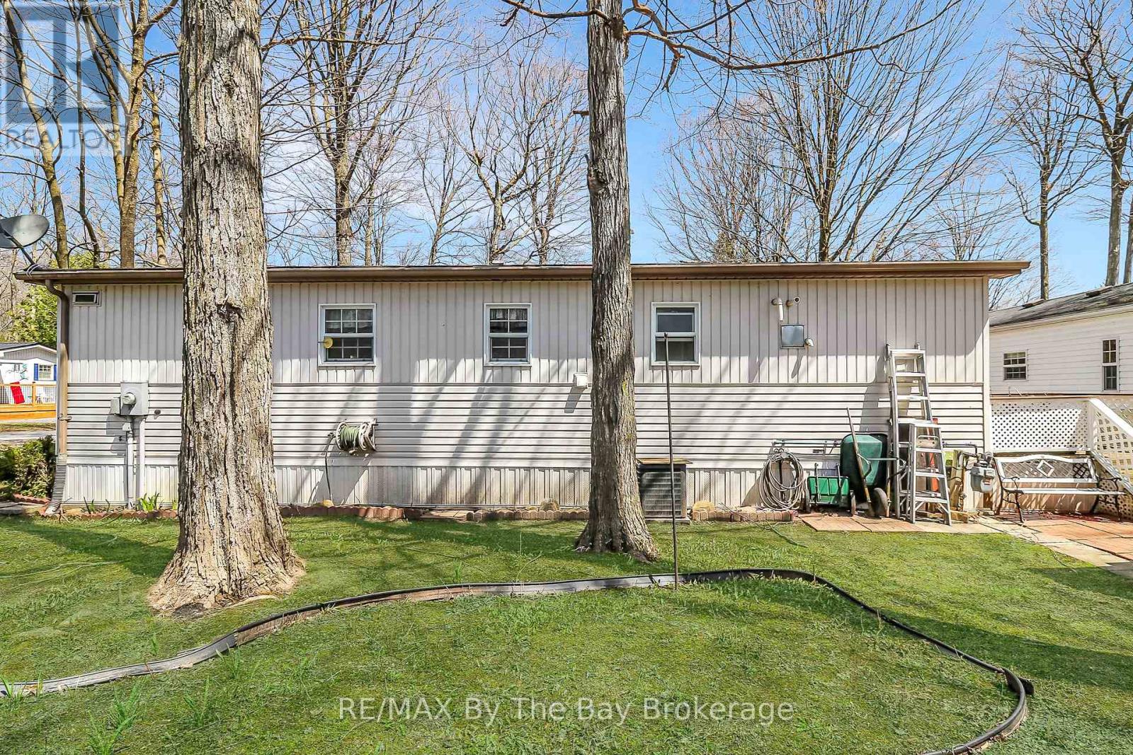 6 Pacific Avenue, Wasaga Beach, Ontario  L9Z 3A8 - Photo 19 - S13065998