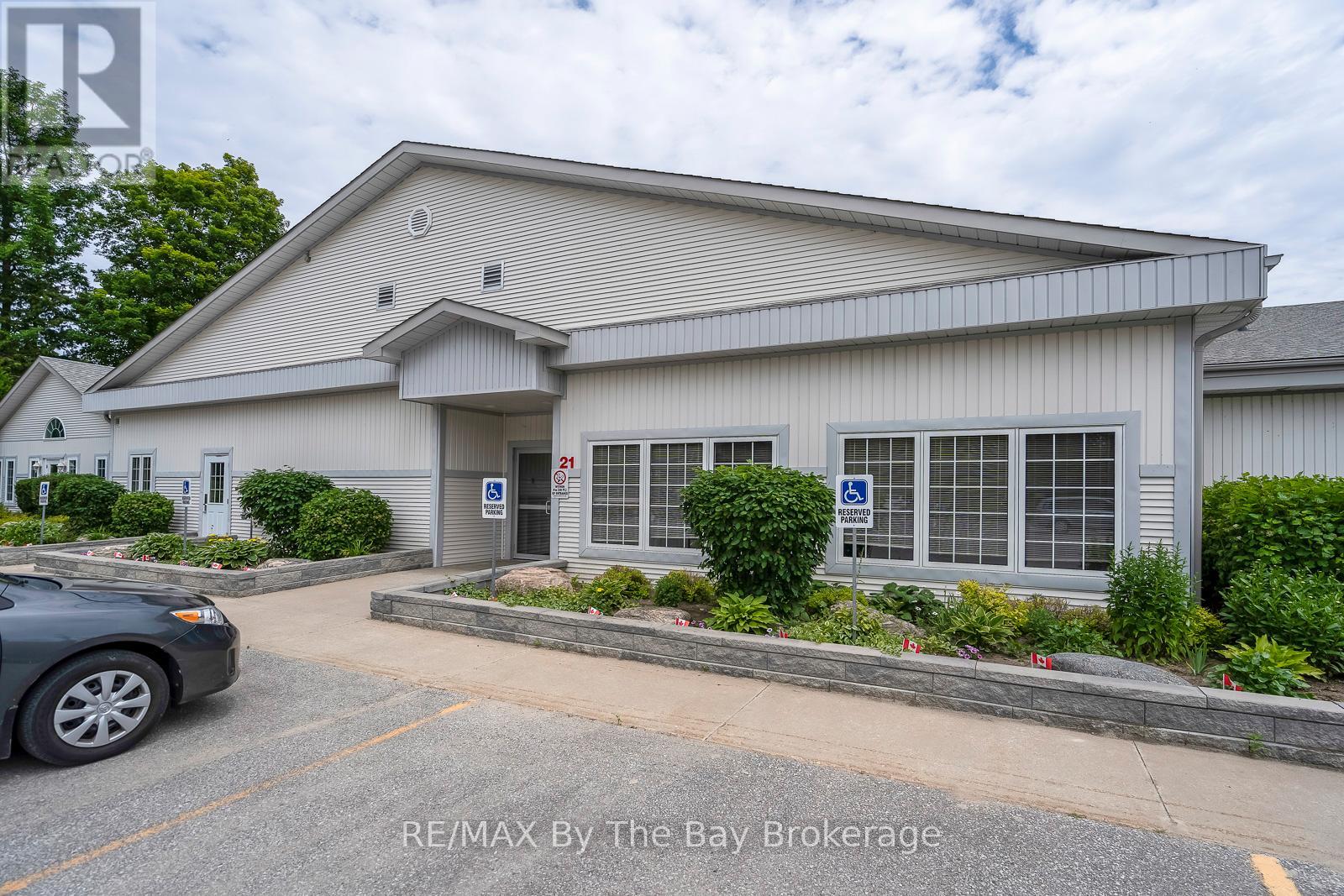 6 Pacific Avenue, Wasaga Beach, Ontario  L9Z 3A8 - Photo 21 - S13065998