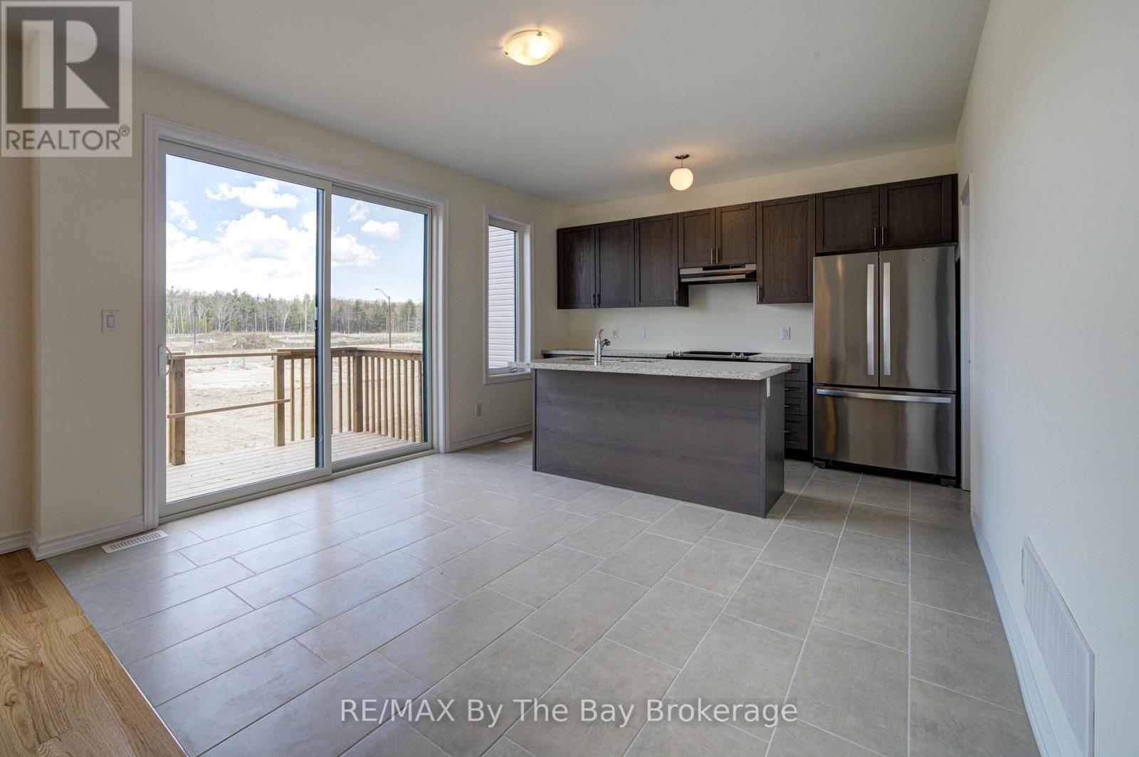 61 Rosanne Circle, Wasaga Beach, Ontario  L9Z 0M8 - Photo 11 - S13066198