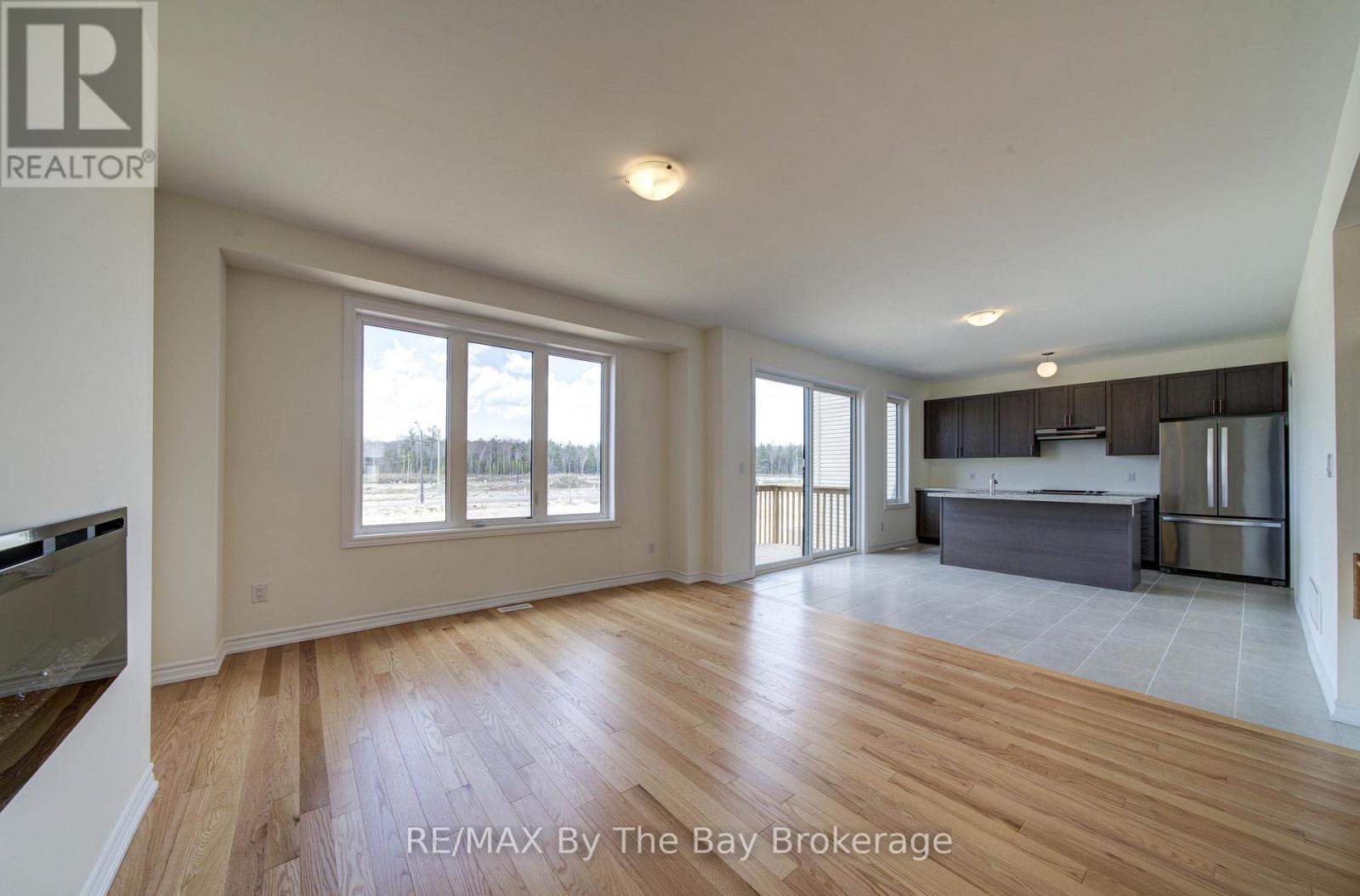 61 Rosanne Circle, Wasaga Beach, Ontario  L9Z 0M8 - Photo 6 - S13066198