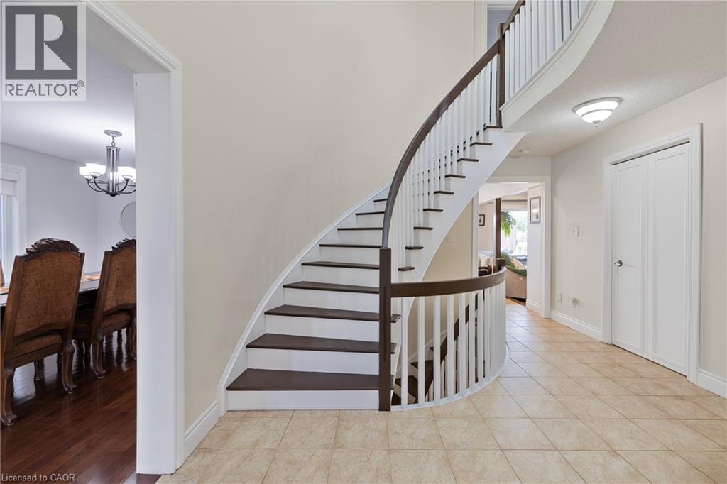 10 Vega Crescent, Stoney Creek, Ontario  L8E 4S7 - Photo 3 - 40823540