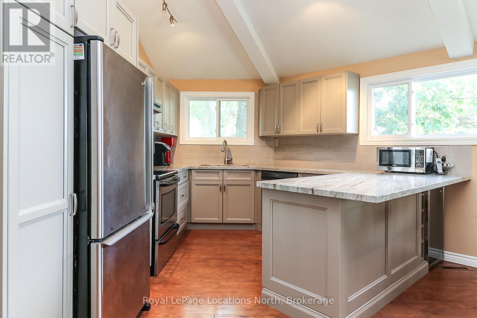 10 Sunset Court, Wasaga Beach, Ontario  L9Z 2A9 - Photo 13 - S13066992