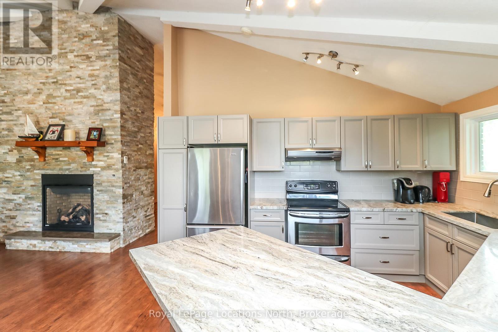 10 Sunset Court, Wasaga Beach, Ontario  L9Z 2A9 - Photo 17 - S13066992