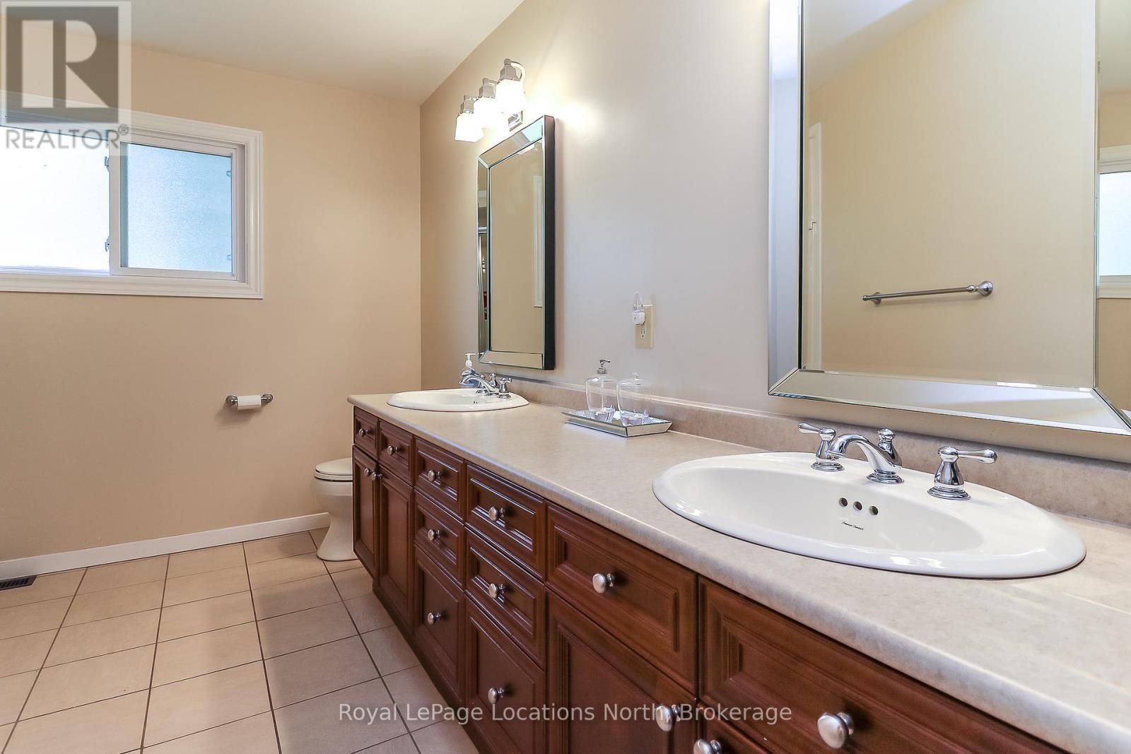 10 Sunset Court, Wasaga Beach, Ontario  L9Z 2A9 - Photo 23 - S13066992