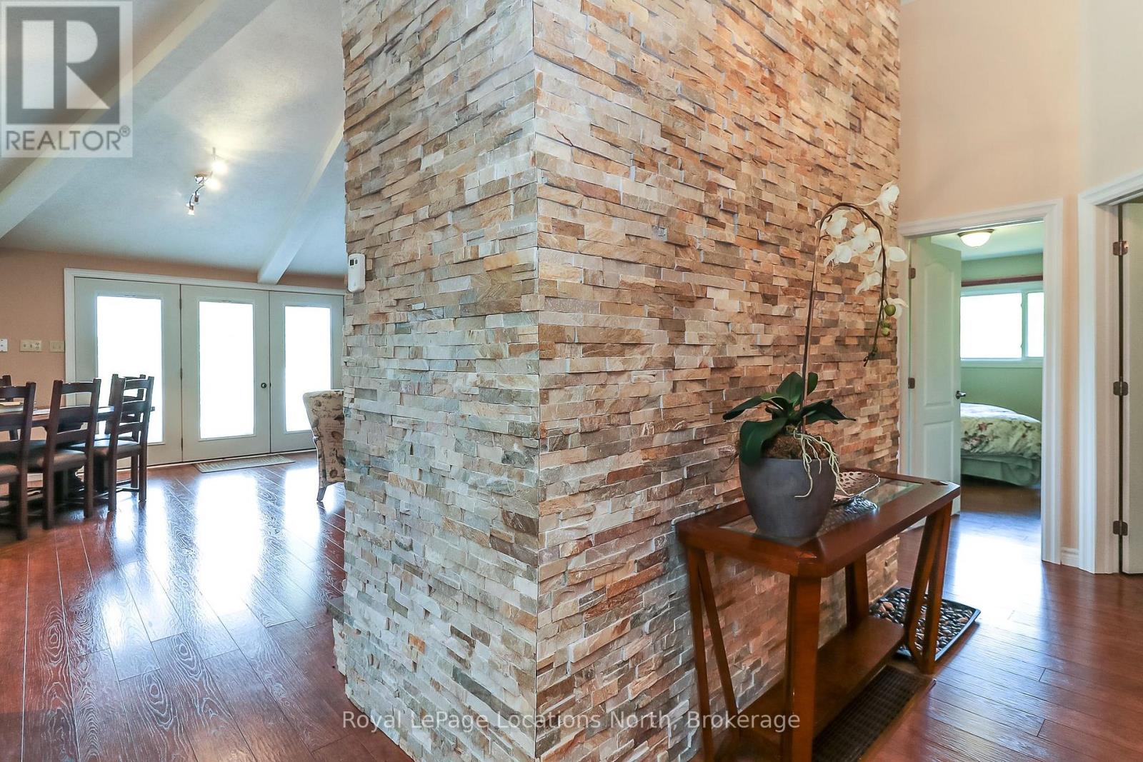 10 Sunset Court, Wasaga Beach, Ontario  L9Z 2A9 - Photo 8 - S13066992