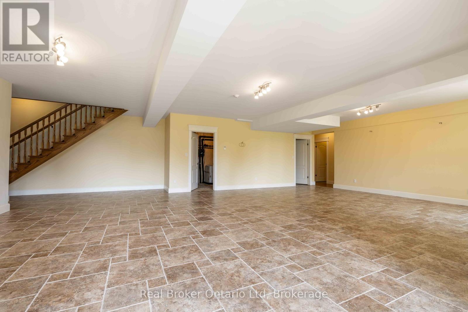 361 Balmy Beach Road, Georgian Bluffs, Ontario  N4K 5N4 - Photo 32 - X13067046