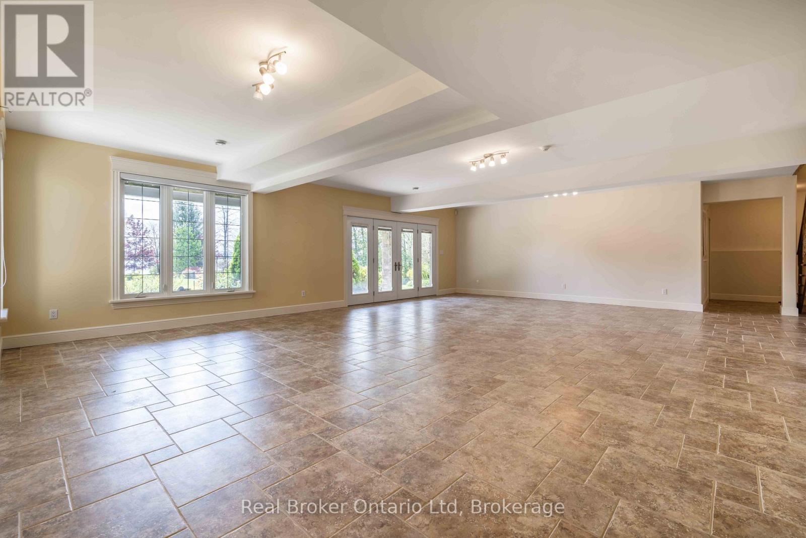 361 Balmy Beach Road, Georgian Bluffs, Ontario  N4K 5N4 - Photo 34 - X13067046