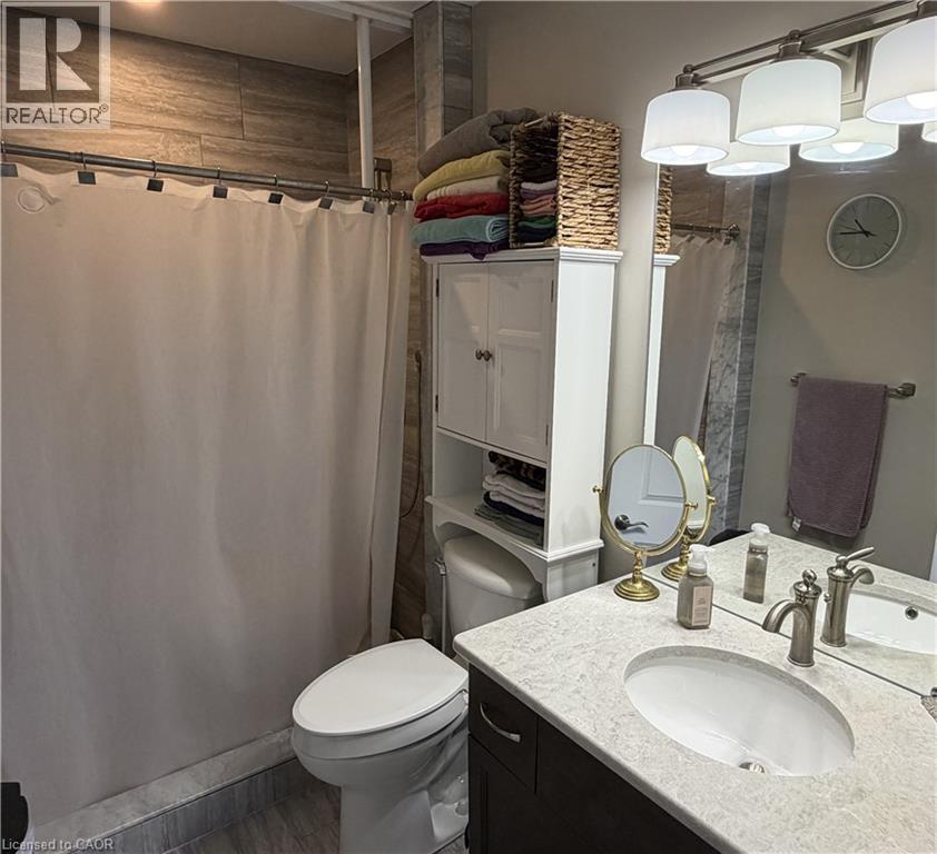 31 Bishop Tonnos Way, Hamilton, Ontario  L9B 2L7 - Photo 12 - 40824792