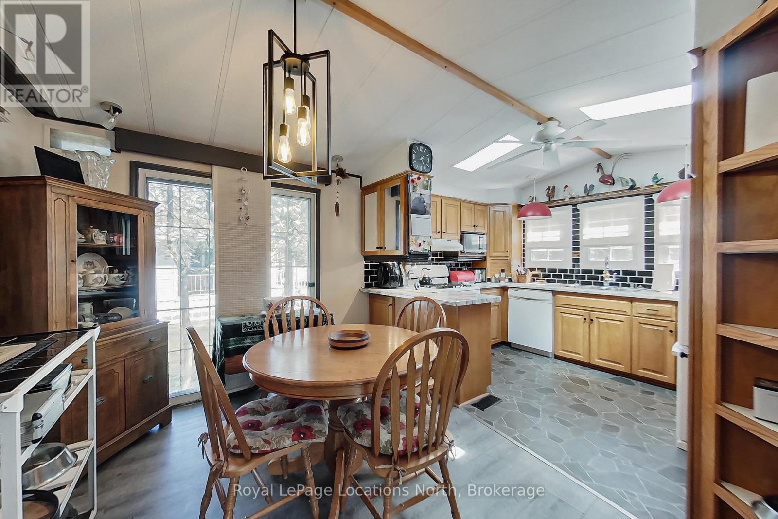 18 Prince Charles Avenue, Springwater, Ontario  L0L 1P0 - Photo 19 - S13067922