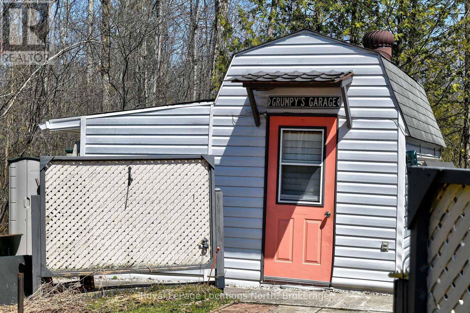 18 Prince Charles Avenue, Springwater, Ontario  L0L 1P0 - Photo 6 - S13067922