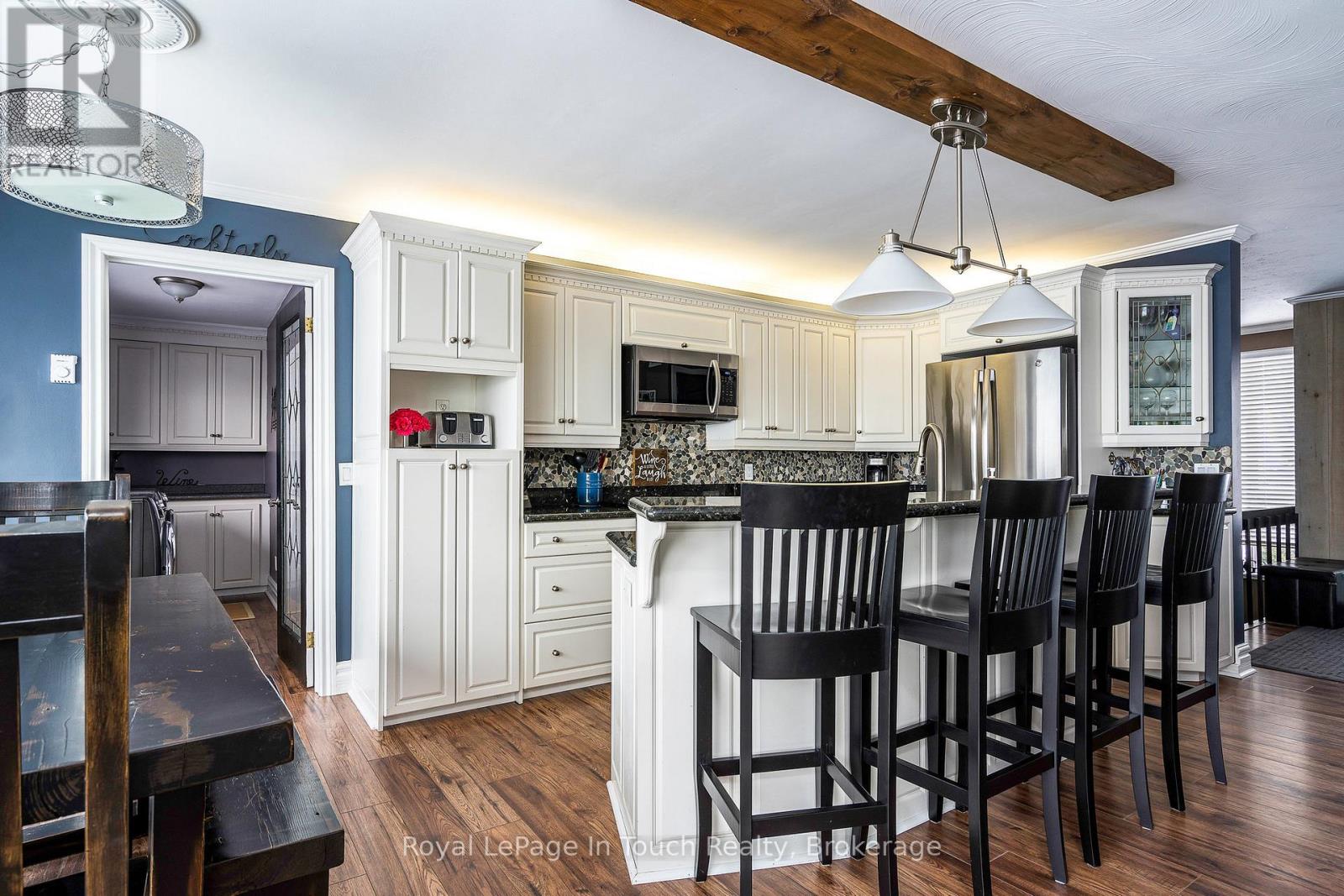 8 Tiny Beaches Road S, Tiny, Ontario  L0L 2J0 - Photo 14 - S13067936