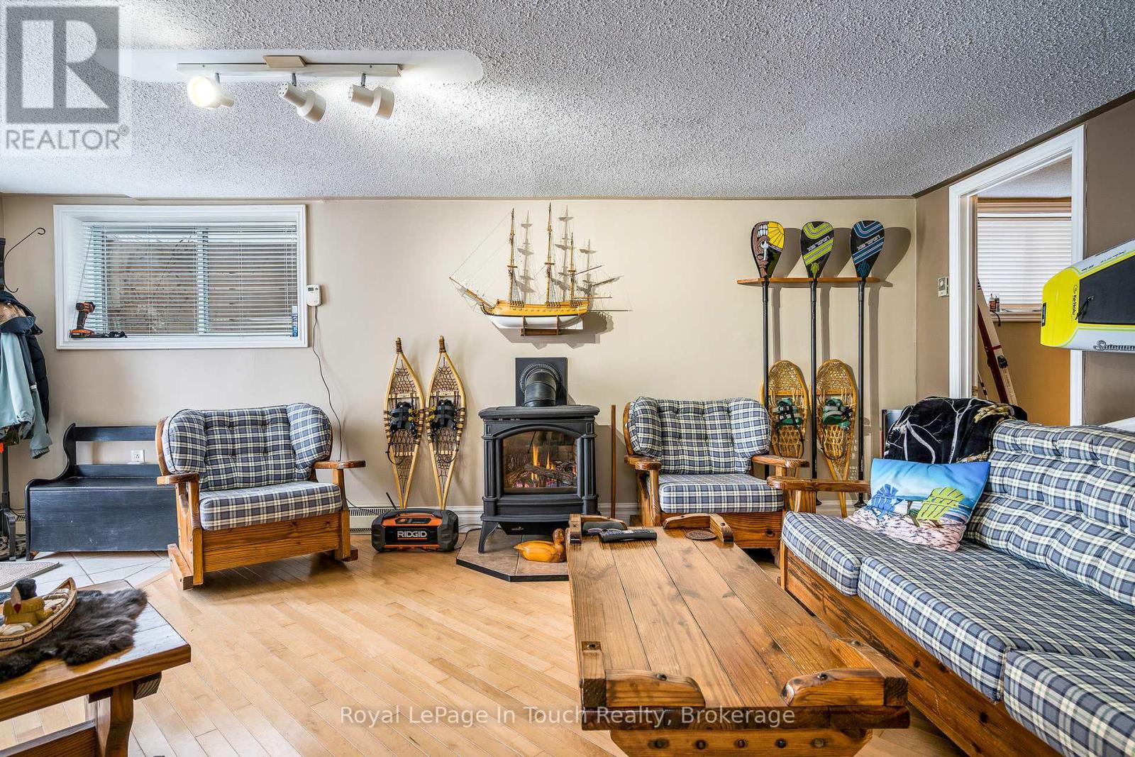 8 Tiny Beaches Road S, Tiny, Ontario  L0L 2J0 - Photo 36 - S13067936