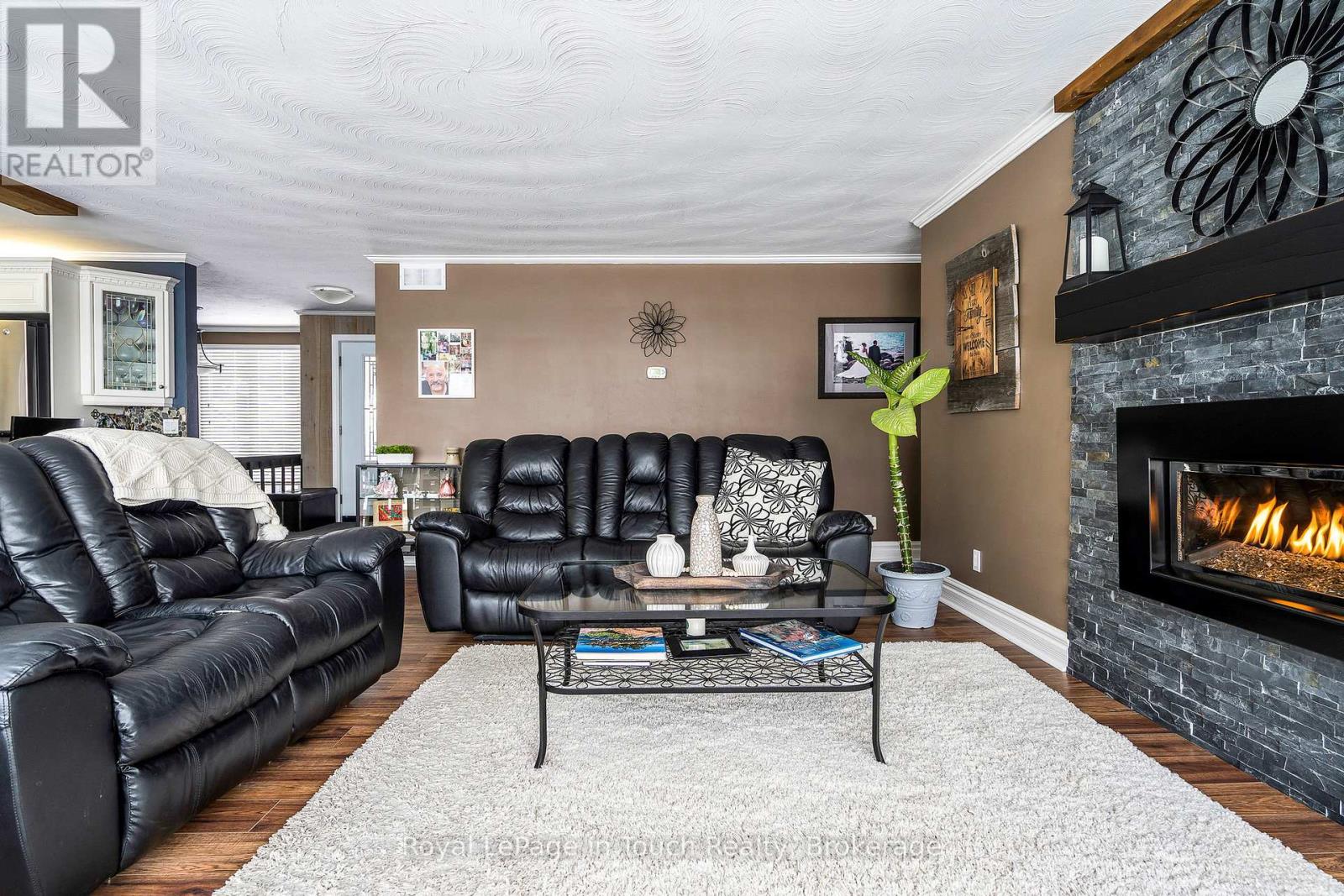 8 Tiny Beaches Road S, Tiny, Ontario  L0L 2J0 - Photo 8 - S13067936